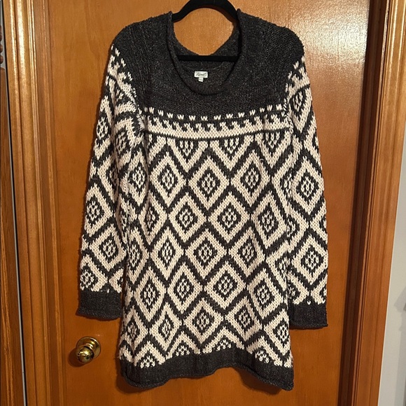 Kismet Tops - Grey and very very light pink tunic sweater size XL